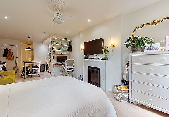 3rd image of 88 Horatio St APT 4D