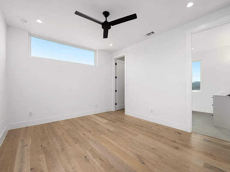 1119 Fairmount Ave — Photo 22