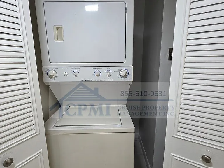 Colonial Village - 7550 Stirling Rd — Photo 54