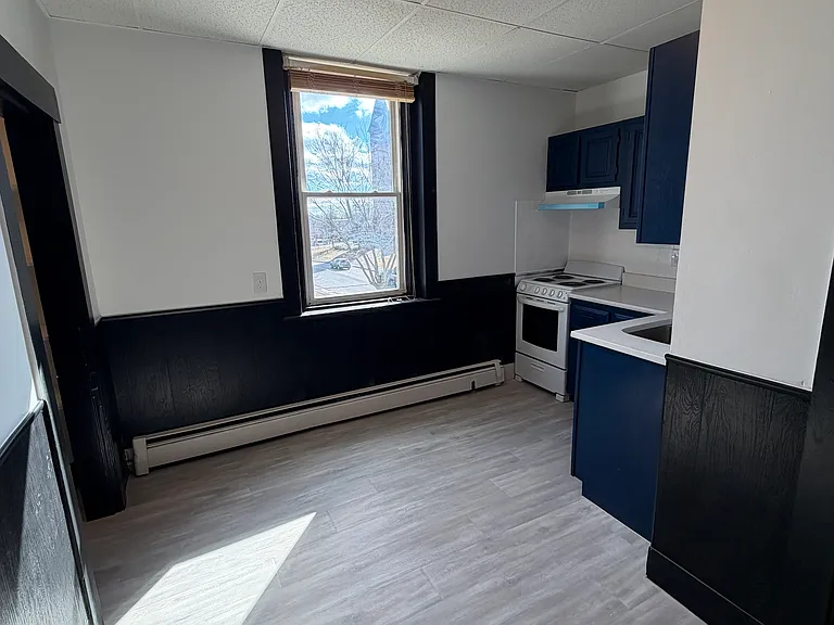 55 Green St #8 — Photo 4
