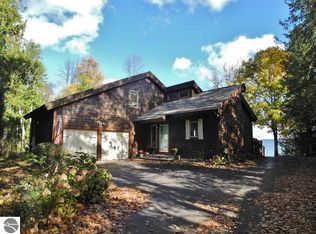 1497 S Nanagosa Trl, Suttons Bay, MI 49682