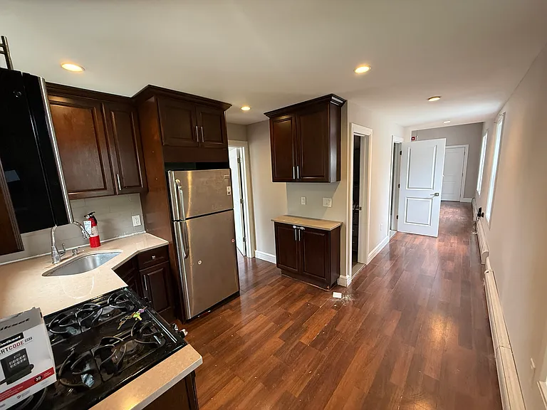 1563 Springfield Ave #4 — Photo 2
