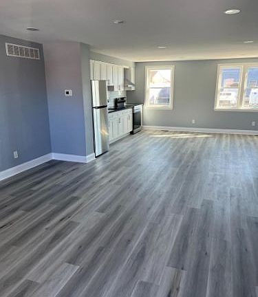 3rd image of 1425 Clifton Ave