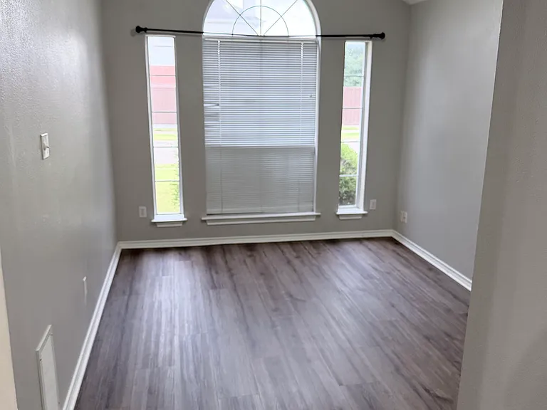 7932 Hill Country Ln — Photo 8