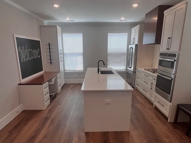 227 Marshland Ln — Photo 2