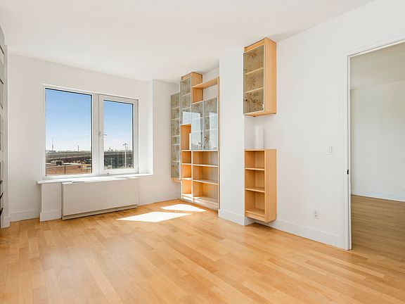 5th image of 1050 Jackson Ave APT 4D