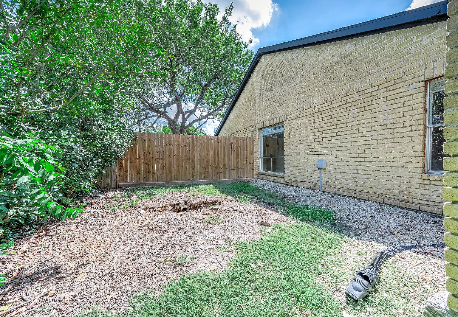 4 bed, 2.0 bath, 1913 sqft, $1,850 — Photo 4