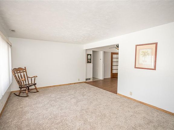5th image of 7732 Brookside Dr