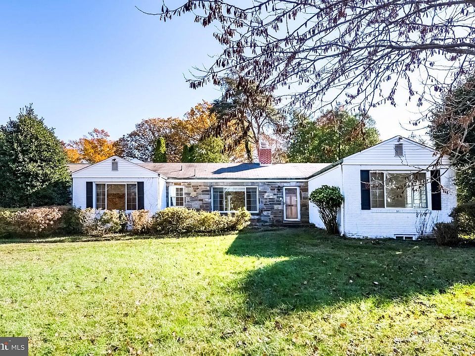 1st image of 9509 E Bexhill Dr