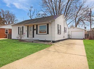 1508 Tennell Rd, Pekin, IL 61554