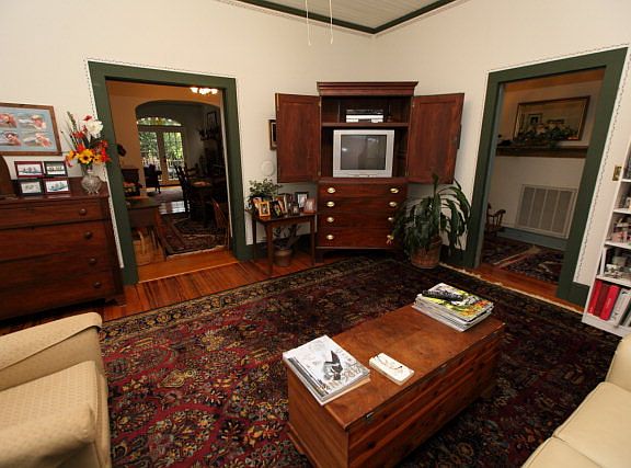 5th image of 403 Sizemore St