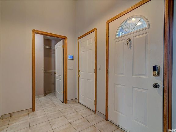 3rd image of 25 Elm BAY