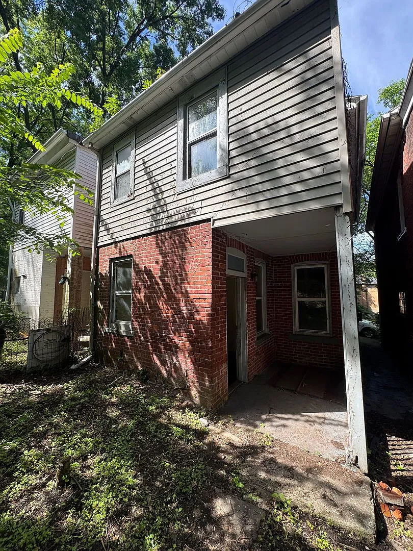 Video Walkthrough-Renovated 3 Bedroom 1 Bath Single Family House in East Pittsburgh — Photo 2