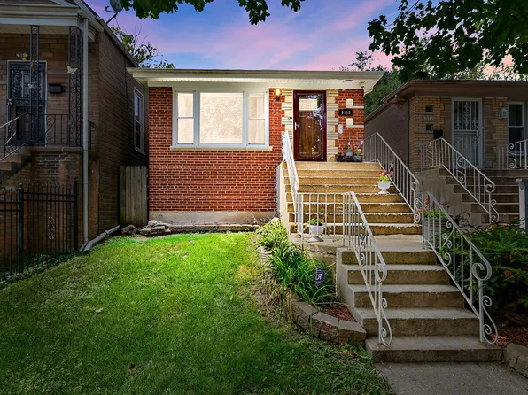 9132 S Essex Ave, Chicago, IL 60617