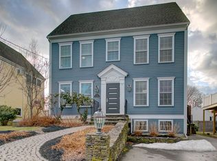 54 Easton Ave, Portsmouth, RI 02871