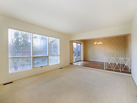 5th image of 3158 Lexington Dr