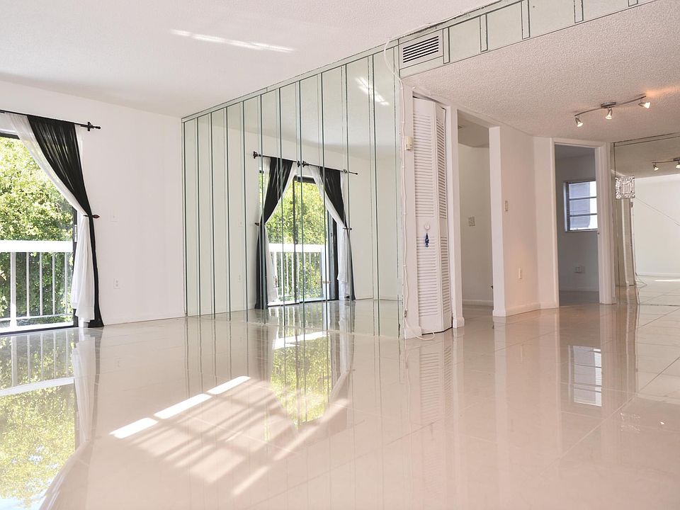 1st image of 1617 Jefferson Ave APT 301