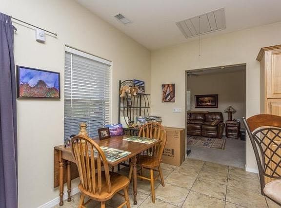 Kitchen eating area