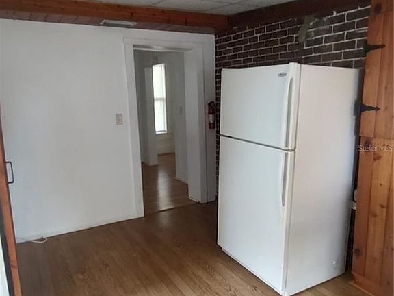 4th image of 126 S New Hampshire Ave