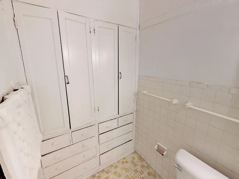 1902 E Linnwood Ave — Photo 9