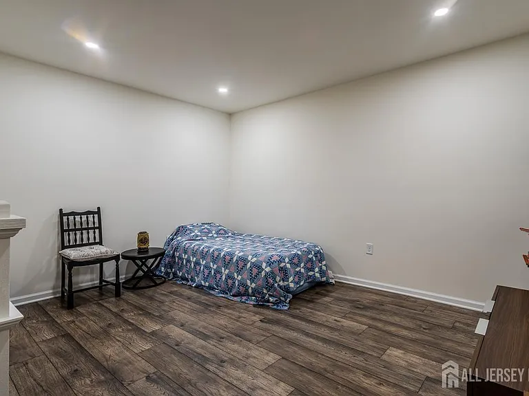 3305 Charleston Dr — Photo 21