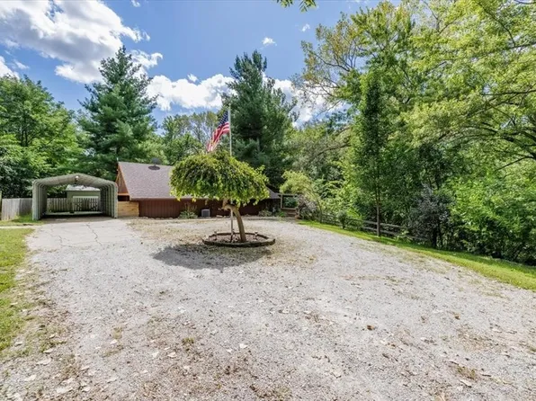 407 E McKinney St, Runnells, IA 50237