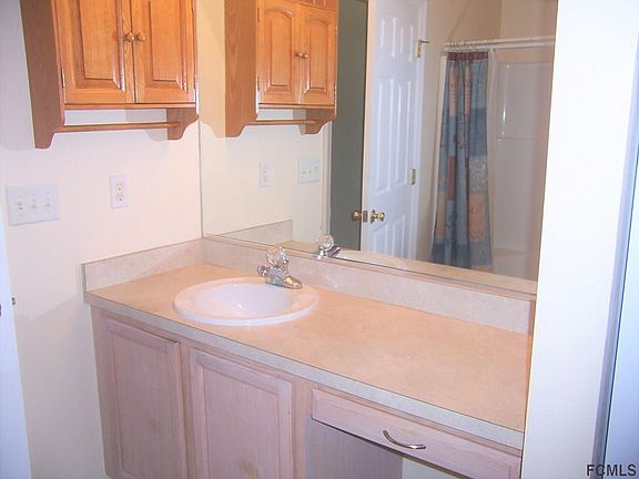 3rd image of 22 Reinhardt Ln