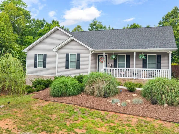 67 Valleyview Dr, Madison Heights, VA 24572