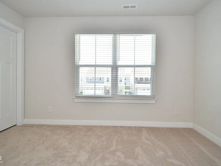 379 Gathering Ln — Photo 24