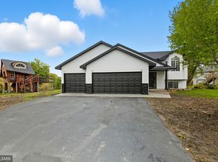 2302 Maple Ln, Buffalo, MN 55313