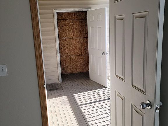 3rd image of 405 Hillside Ct #420-6