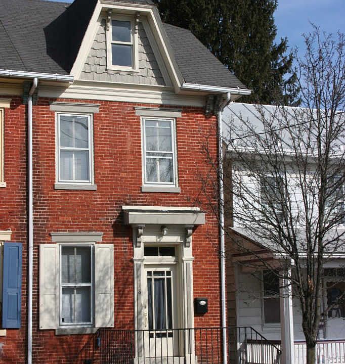 1st image of 118 W Keller St