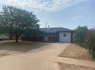 112 Pat St, Levelland, TX 79336