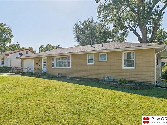 3rd image of 1231 Sunset Dr