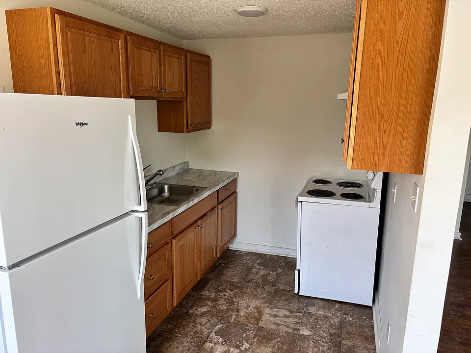 70 SW Chehalis Ave #1