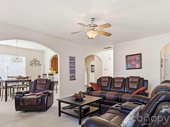 4th image of 3387 Merchant Ln