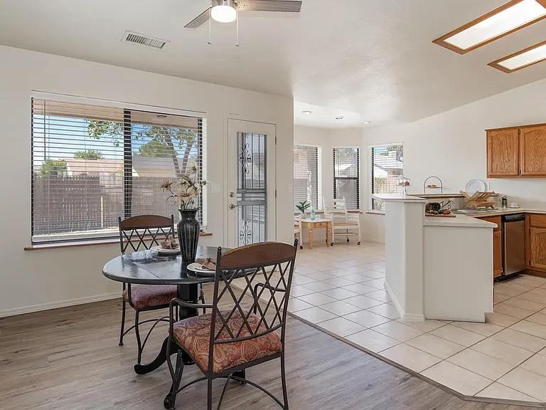 7851 E Marigold Ln — Photo 20