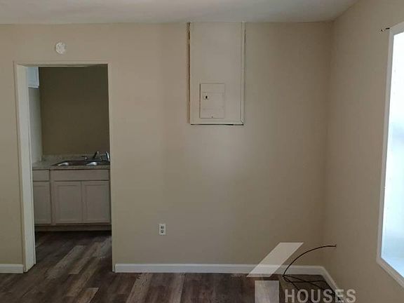 3rd image of 120 Owens St