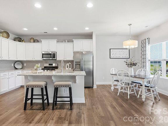 5th image of 11765 Glenwood Dr