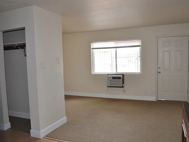 1710 Coal Pl SE — Photo 8