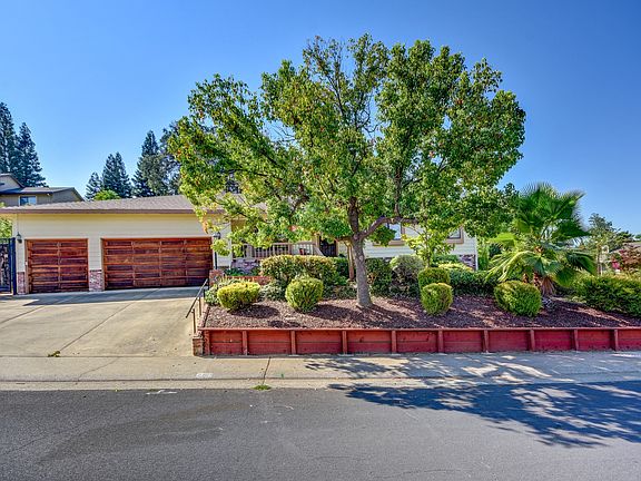 3rd image of 252 Randall Dr