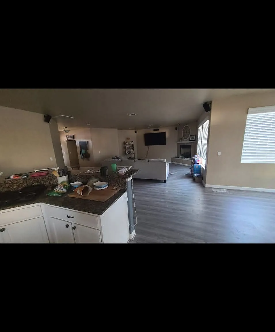 4 bed, 2.5 bath, 2200 sqft, $2,350 — Photo 4