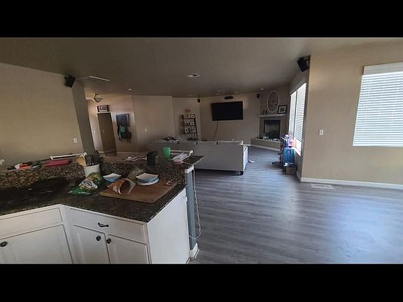 4th image of 290 San Ramon Ct
