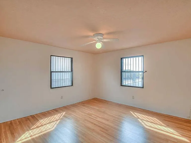 1612 Buena Vista Dr SE — Photo 3
