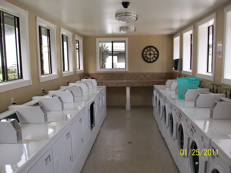 Cobblestone Park Apartments — Photo 8