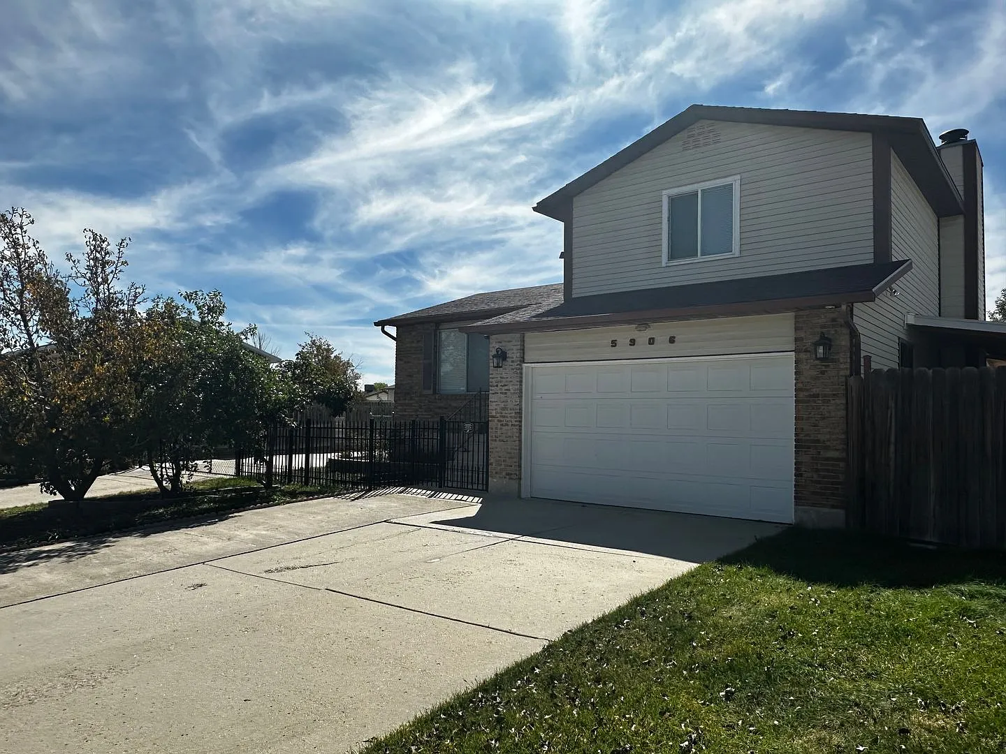 Great Home Now Available! — Photo 2