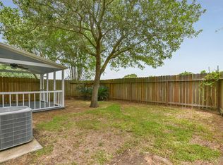 216 Drake Run Ln, Dickinson, TX 77539