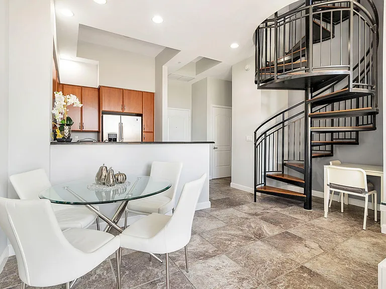 801 S Olive Ave #414 — Photo 4