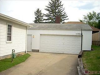 2nd image of 318 High Grove Blvd