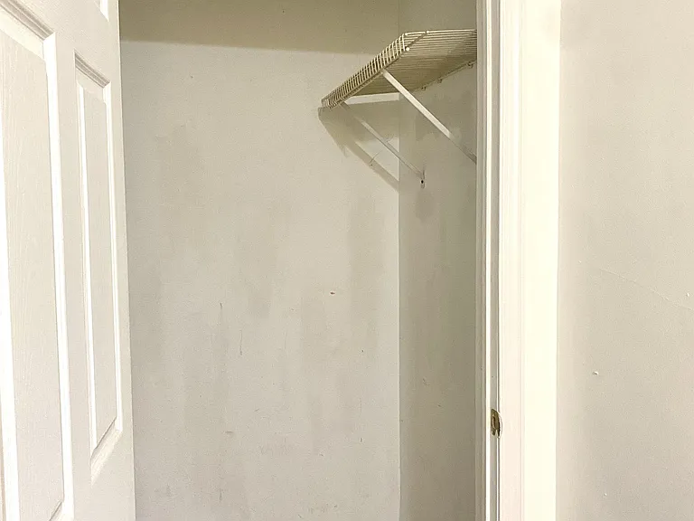Hall 2 (Closet 1)